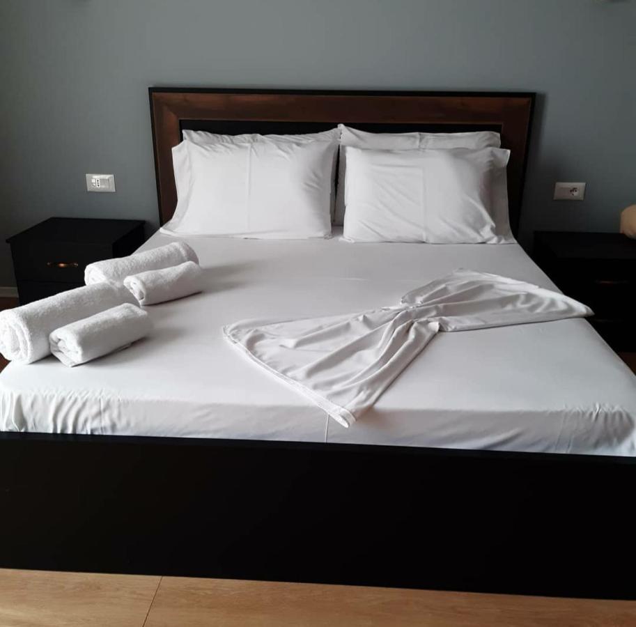 House Of Horses Shtepia E Kuajve Hotell Korce Eksteriør bilde