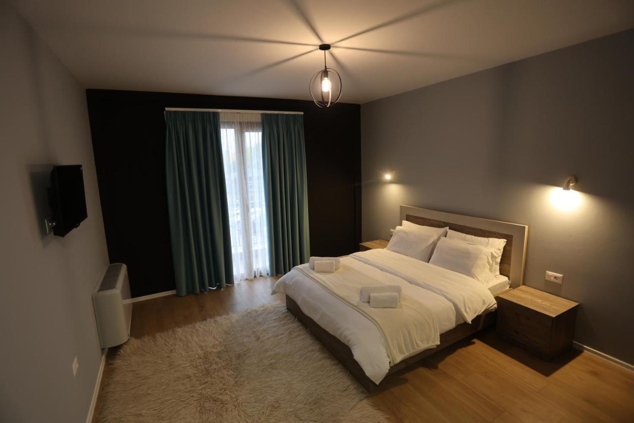 House Of Horses Shtepia E Kuajve Hotell Korce Eksteriør bilde